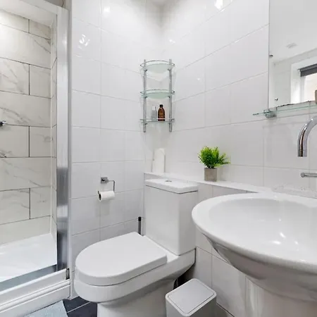 Luxurious 3 Bedroom Apartment In Park Estate Nottingham Exterior photo