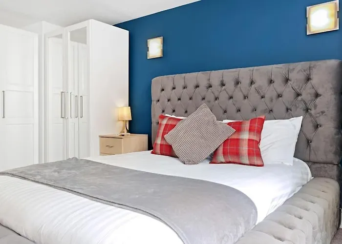 Luxurious 3 Bedroom Apartment In Park Estate
