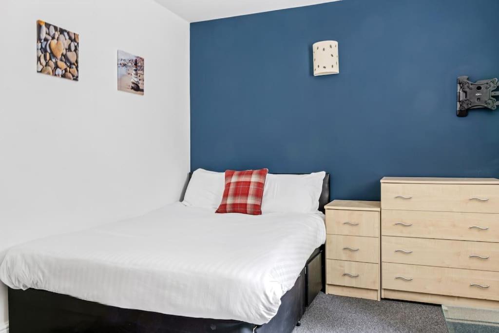 Apartment Luxurious 3 Bedroom In Park Estate *